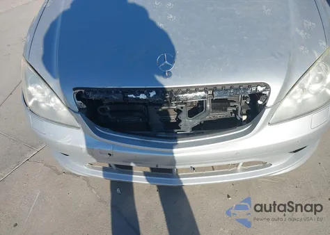 2007 Mercedes-Benz S 550 z USA, uszkodzony, nr VIN WDDNG71X37A104661